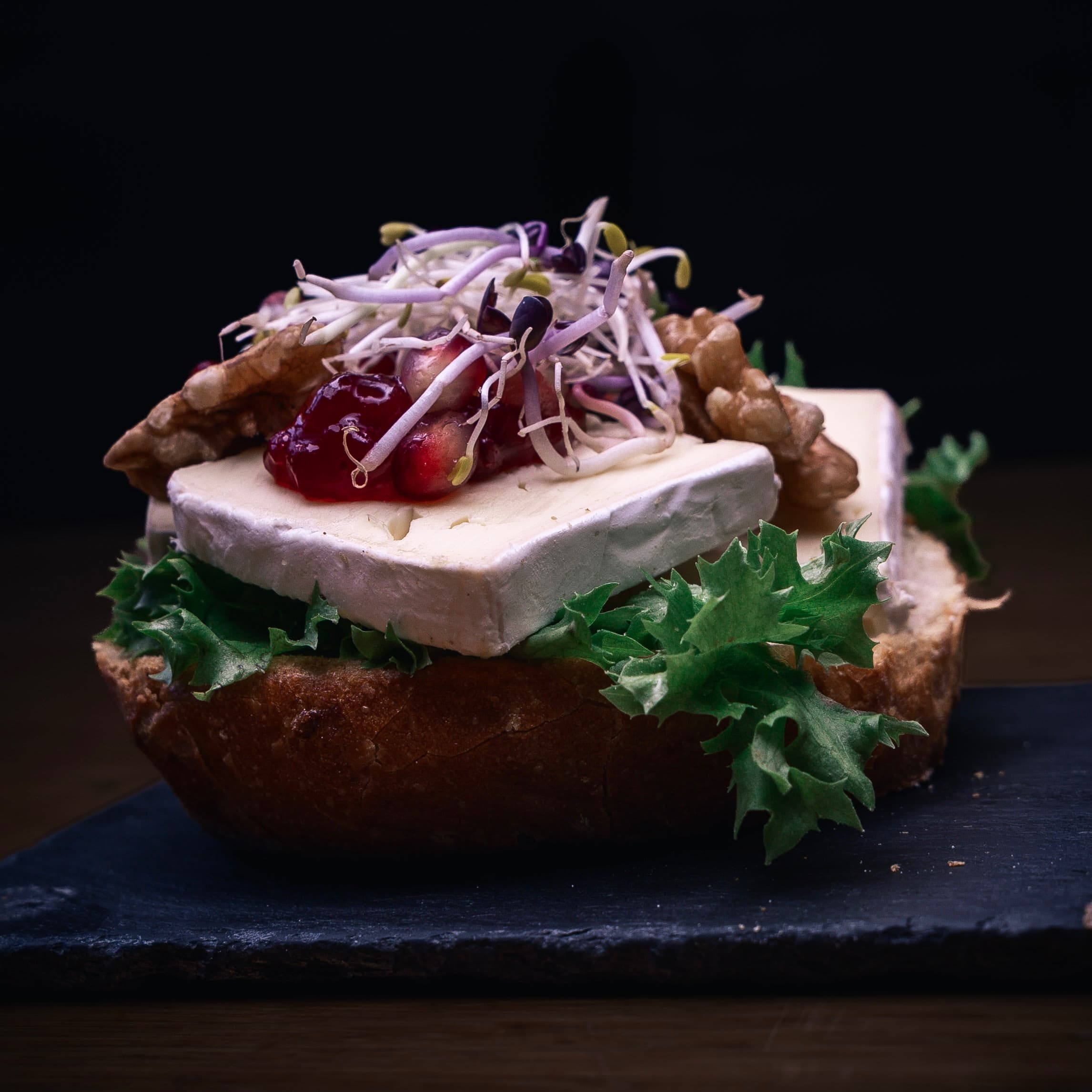 Halbe Deluxe – Camembert & Preiselbeeren